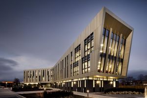 BL_S-Black-Smooth_Advanced-Manufacturing-Building_Nottingham_2017_04-700x466